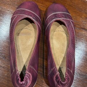 Women's Burgundy Flats